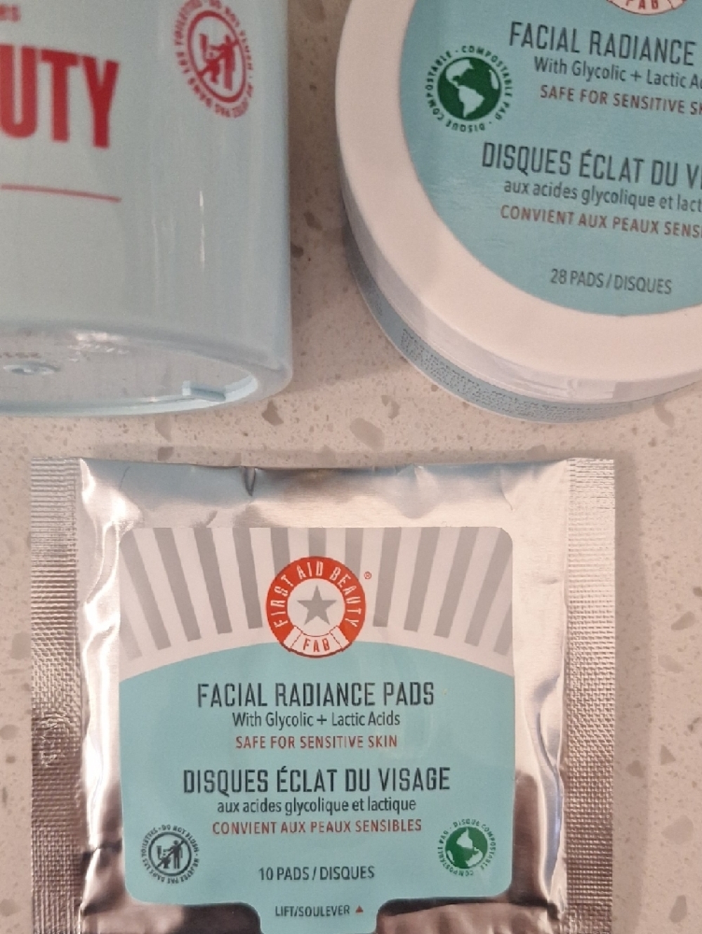 Ultimate First Aid Beauty Facial Radiance Pads - Picture 4 of 5